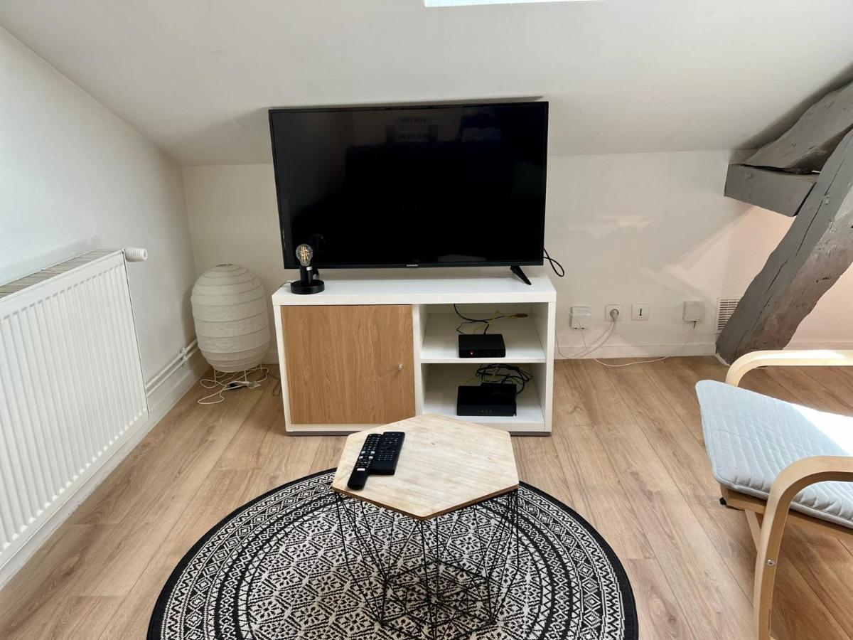 Très bel appartement climatisé situé à coté de la gare et centre ville Périgueux Exterior foto