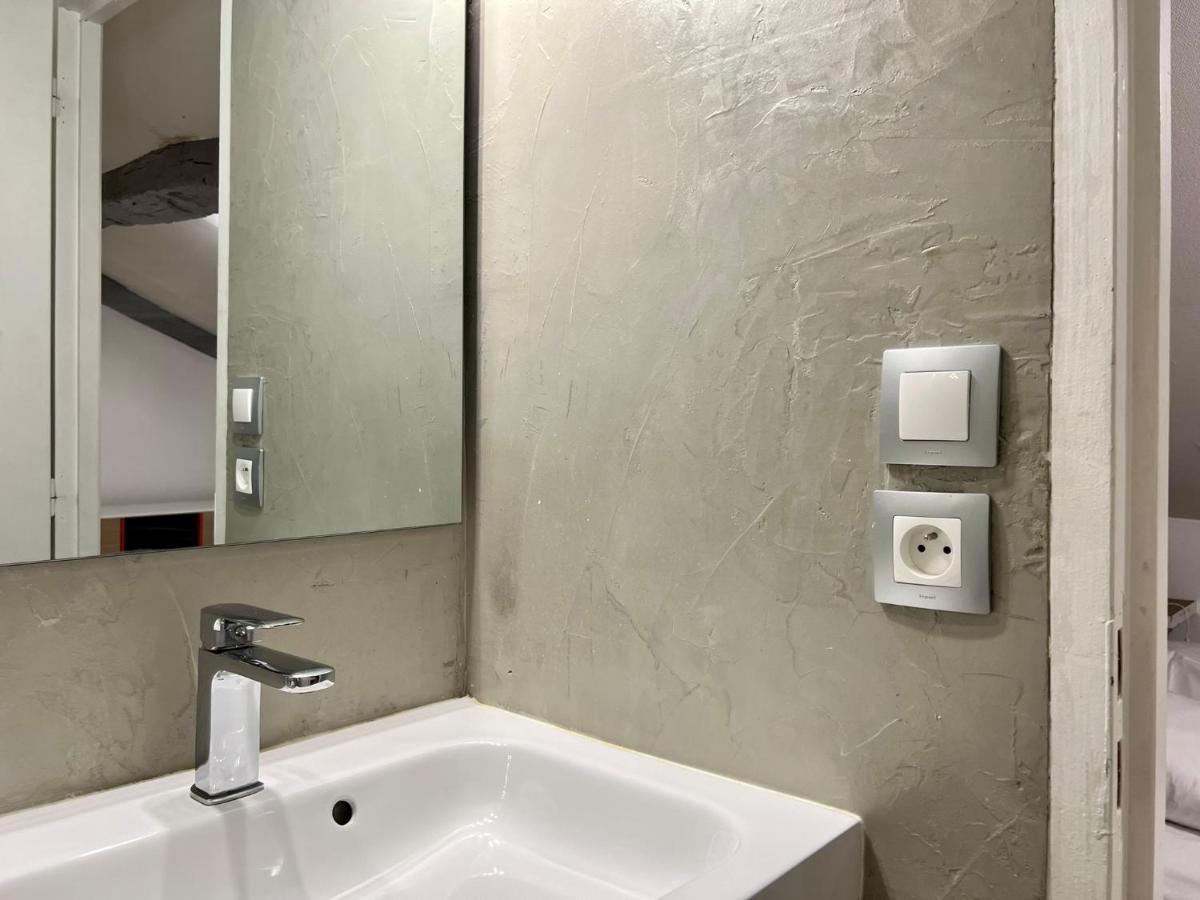 Très bel appartement climatisé situé à coté de la gare et centre ville Périgueux Exterior foto